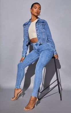 Light Blue Wash Basic Cropped Denim Jacket 9 Light Blue Wash Basic Cropped Denim Jacket -Modern Wear Boutique 21922f3fd67826a6a35ca04ce1b6c7b933fff13d cms6261 3