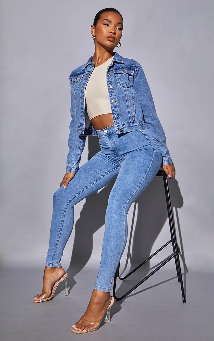Light Blue Wash Basic Cropped Denim Jacket 4 Light Blue Wash Basic Cropped Denim Jacket - Image 4