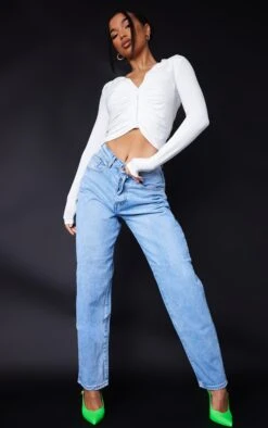PRETTYLITTLETHING L30 Light Blue Wash Boyfriend Jeans
