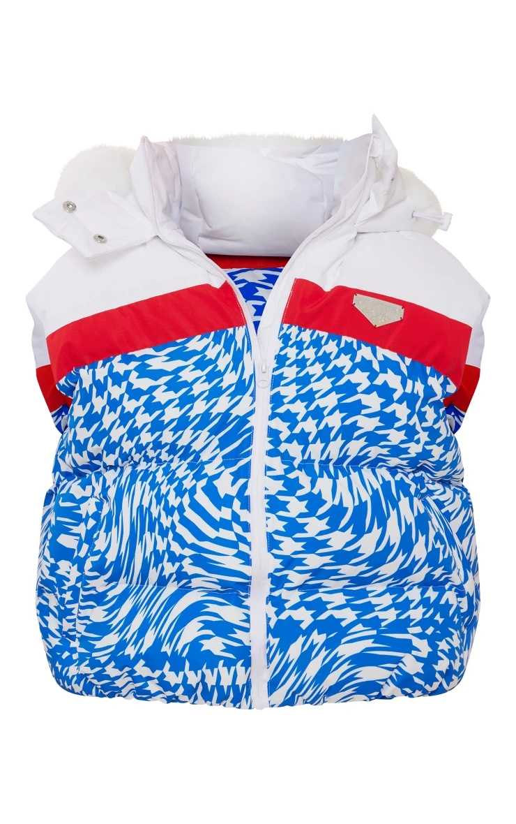 PRETTYLITTLETHING SKI Blue And White Faux Fur Dogtooth Hooded Gilet 5 PRETTYLITTLETHING SKI Blue And White Faux Fur Dogtooth Hooded Gilet - Image 5