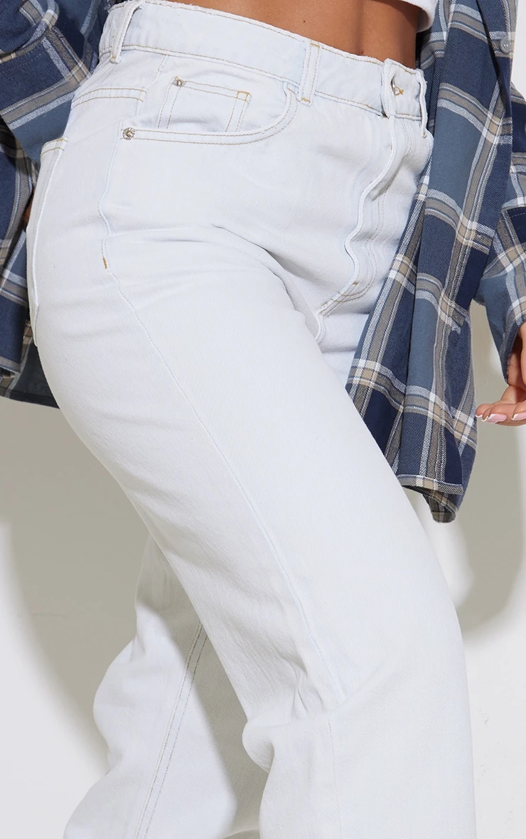 PRETTYLITTLETHING Bleach Wash Mom Jeans 5 PRETTYLITTLETHING Bleach Wash Mom Jeans - Image 5