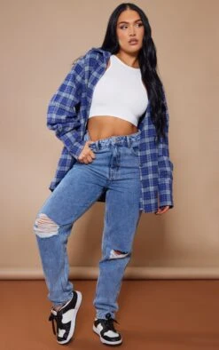 PRETTYLITTLETHING Mid Blue Wash Knee Rip Mom Jeans