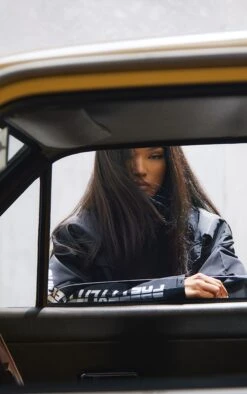 PRETTYLITTLETHING Black Slogan Boxy Cropped Windbreaker Jacket -Modern Wear Boutique 62a56dc6687f47611385403612d9fe7531895b7f cnc0411 4