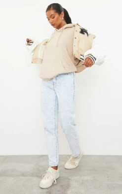 PRETTYLITTLETHING Light Wash Acid Mom Jeans