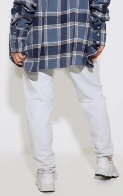 PRETTYLITTLETHING Bleach Wash Mom Jeans 9 PRETTYLITTLETHING Bleach Wash Mom Jeans -Modern Wear Boutique 716fc96a4266fadda9a930c857507a5282853775 cmy6454 3