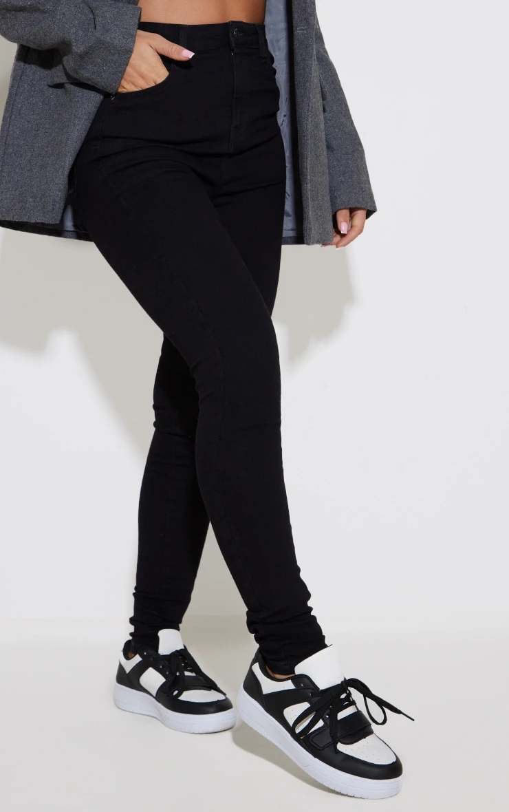 PRETTYLITTLETHING L32 Intense Black 5 Pocket Skinny Jeans 3 PRETTYLITTLETHING L32 Intense Black 5 Pocket Skinny Jeans - Image 3