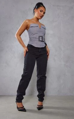 PRETTYLITTLETHING L32 Black Wash Mom Jeans