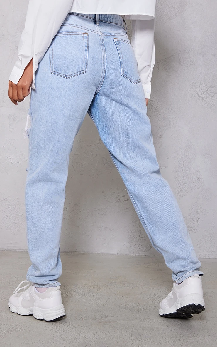 PRETTYLITTLETHING Light Blue Wash Ripped Mom Jeans 4 PRETTYLITTLETHING Light Blue Wash Ripped Mom Jeans - Image 4