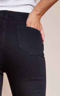 PRETTYLITTLETHING Black 5 Pocket Skinny Jeans -Modern Wear Boutique 977b56a15b711f81f70fee805811181efc3c3622 cmd9843 4