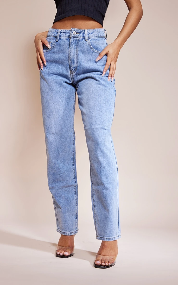 PRETTYLITTLETHING L32 Light Blue Wash Boyfriend Jeans 3 PRETTYLITTLETHING L32 Light Blue Wash Boyfriend Jeans - Image 3