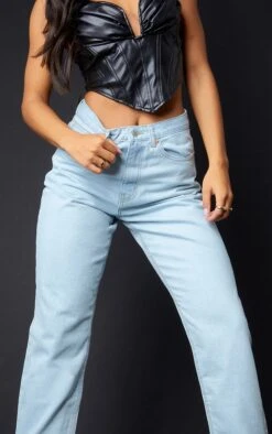 PRETTYLITTLETHING L30 Light Blue Wash Mom Jeans -Modern Wear Boutique b31e1026306bcb577f3dad034f93cf6f67a5c030 cms6132 4