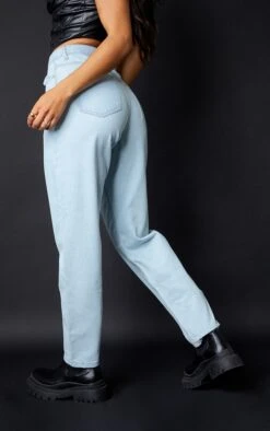 PRETTYLITTLETHING L30 Light Blue Wash Mom Jeans -Modern Wear Boutique c6790416e3e2800820ed1ad78564f01f0ffdd252 cms6132 3
