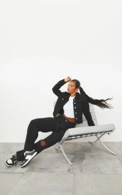 Black Cropped Borg Collar Denim Jacket 7 Black Cropped Borg Collar Denim Jacket -Modern Wear Boutique de1c2db061f29e3481471b8aa0a2878d2a834e4f cmt9676 3