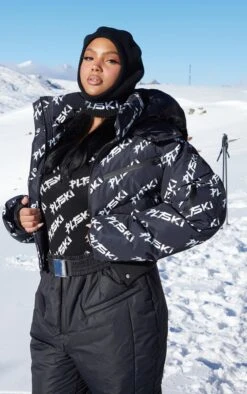 PRETTYLITTLETHING SKI Plus Black Faux Fur Hooded Printed Puffer 9 PRETTYLITTLETHING SKI Plus Black Faux Fur Hooded Printed Puffer -Modern Wear Boutique e42cfb26f75d764fc5c50f2832c75c643e77e336 cmz6122 5
