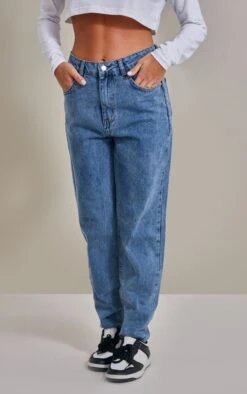 PRETTYLITTLETHING Vintage Mom Jeans -Modern Wear Boutique e87809632f145fd85359f9d1af33146501e3cca0 cmy6458 2
