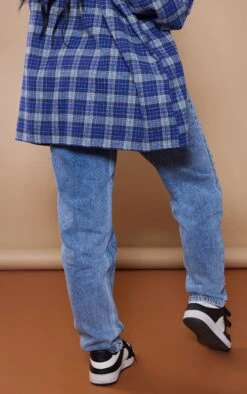 PRETTYLITTLETHING Mid Blue Wash Knee Rip Mom Jeans 9 PRETTYLITTLETHING Mid Blue Wash Knee Rip Mom Jeans -Modern Wear Boutique f1696ee5c922ac0afd79d3e8a9fa4e6be7e3ac84 cmy6463 3