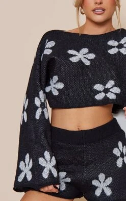 Monochrome Flower Brushed Knit Cropped Jumper 7 Monochrome Flower Brushed Knit Cropped Jumper -Modern Wear Boutique faa6b45f461c19101725195ff229cbae7acf64e8 cnb8401 4