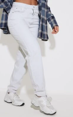 PRETTYLITTLETHING Bleach Wash Mom Jeans 8 PRETTYLITTLETHING Bleach Wash Mom Jeans -Modern Wear Boutique fd2c2c2911e9f7017fbae785a126b1f45cddf325 cmy6454 2